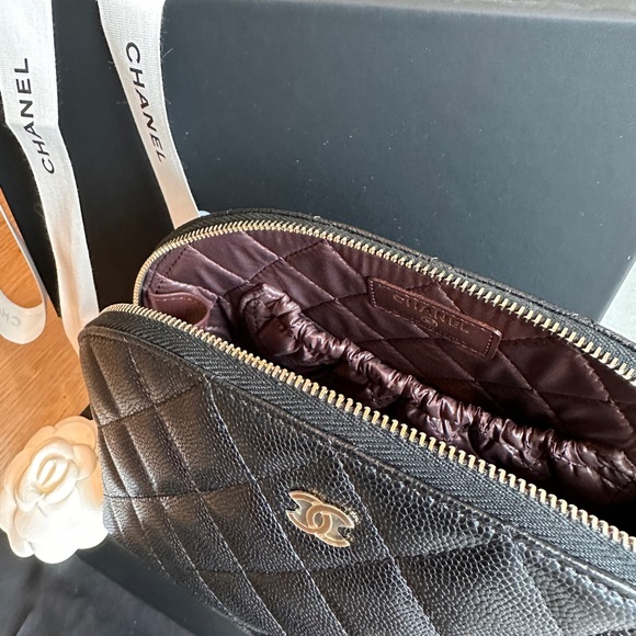 FULL SET - CHANEL Black Caviar Quilted Zipped Cosmetic Case - Picture 9 of 13